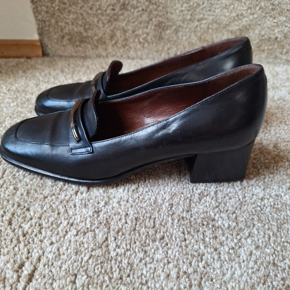Vintage Bally Womens Black Heeled Loafers. Size 5